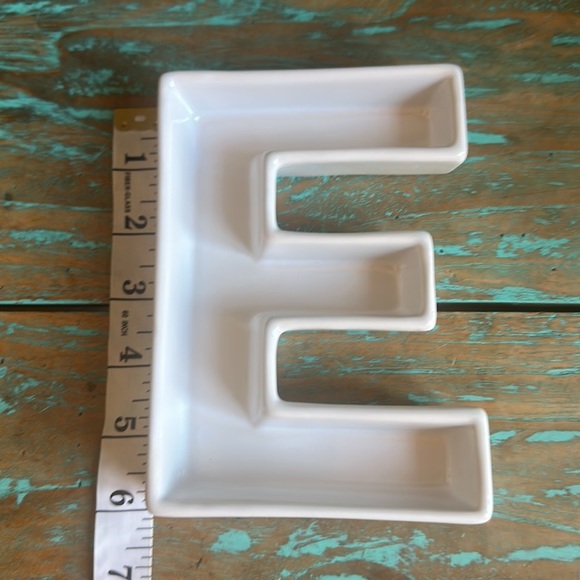 Ceramic letter E Dish in White for Trinkets Jewelry Hair Clips Etc - Picture 2 of 4
